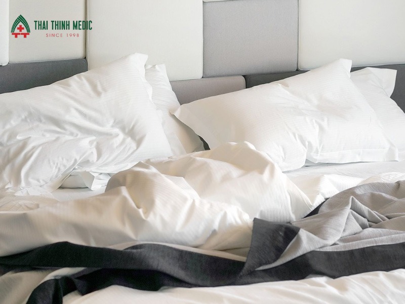 noi-me-day-ve-dem-ve-sinh-phong