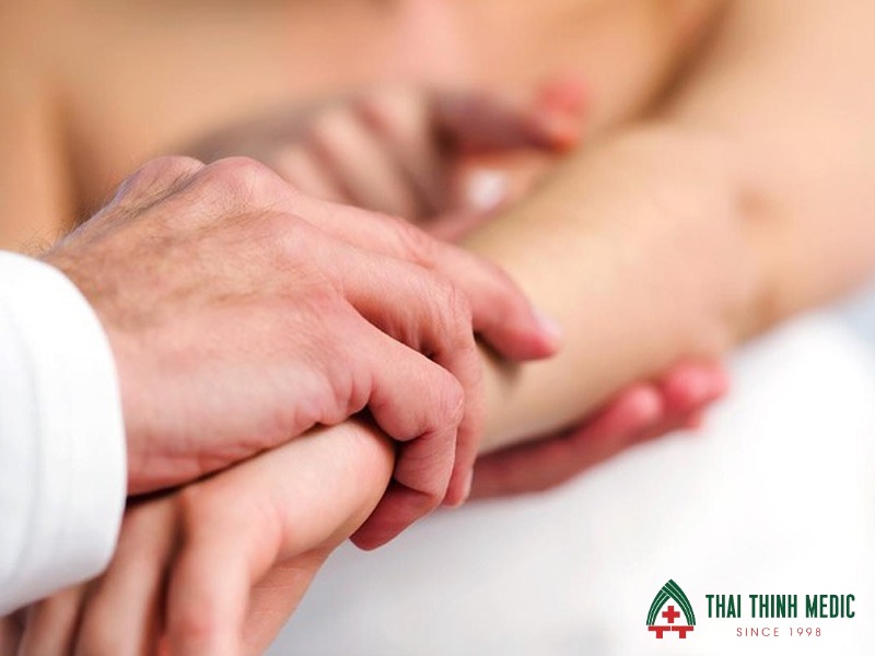 cach-tri-me-day-tai-nha-tham-kham-bac-si